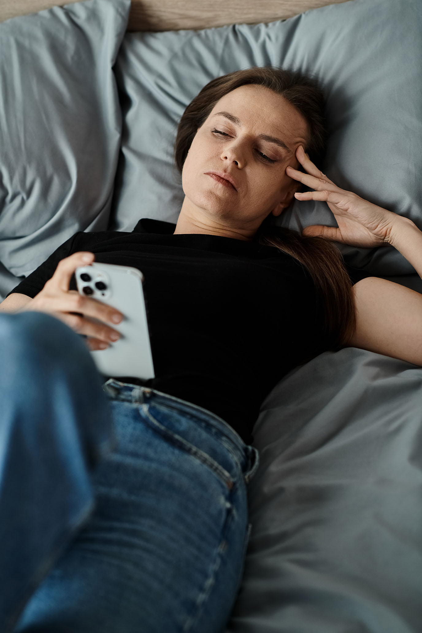 une femme sur son téléphone portable